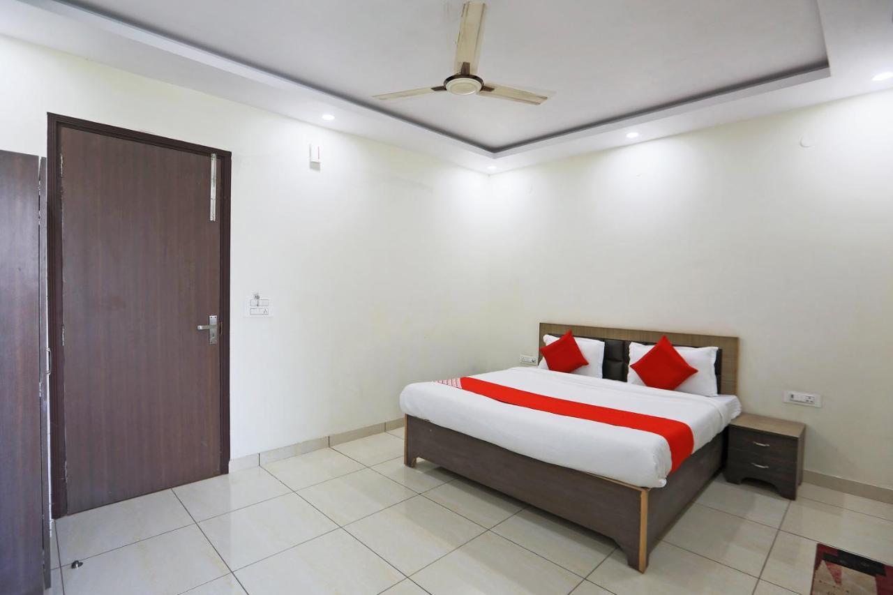 Hotel Oyo 48501 Dayal Regency Hapur Exteriér fotografie